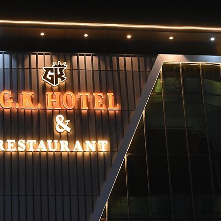 Gk Hotel And Restaurant Bénarès Extérieur photo